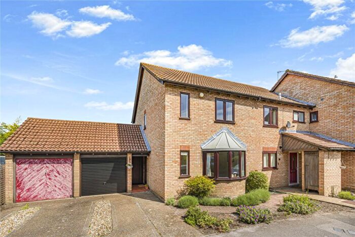 3 Bedroom End Of Terrace House For Sale In Stonebanks, Walton On Thames, Surrey, KT12