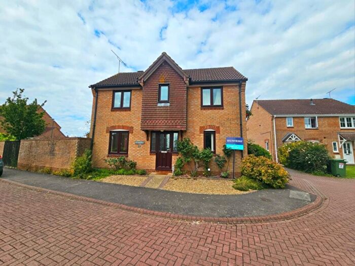 3 Bedroom Detached House For Sale In Lantern Close, GL13