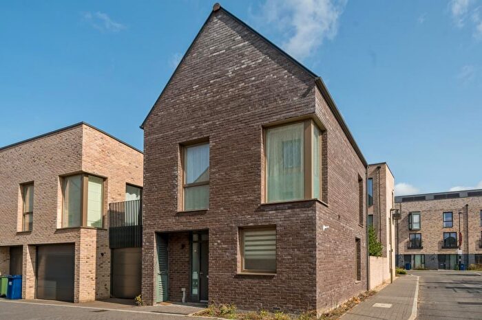 2 Bedroom Link Detached House For Sale In Barton Park, Oxford, OX3