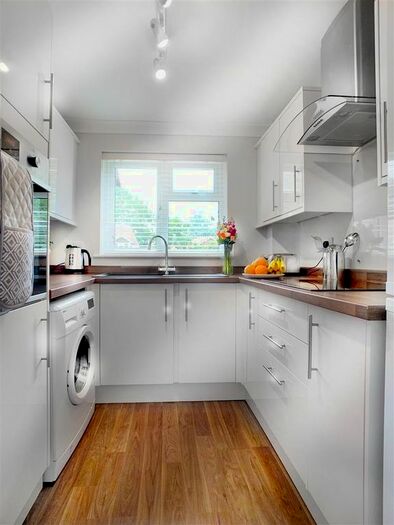 1 Bedroom Property To Rent In The Orchard, Lightwater, GU18