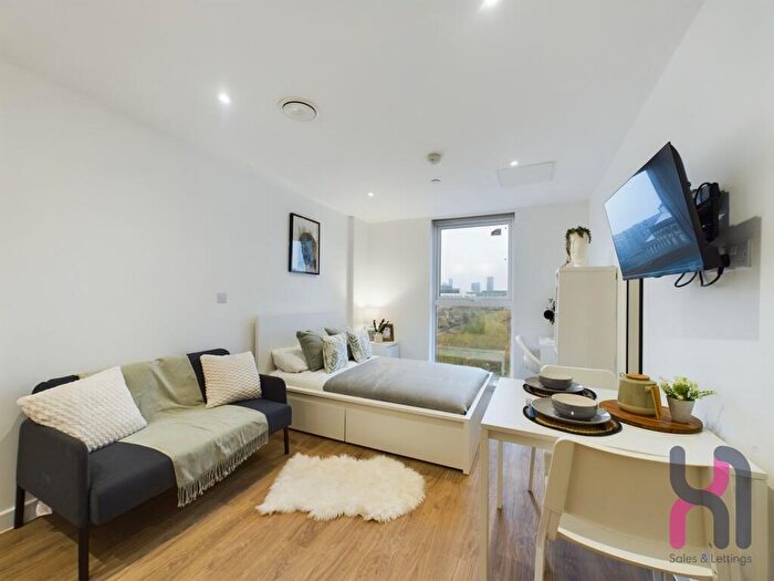 Flat To Rent In Frederick Road, Salford, M6