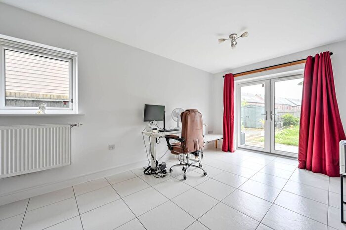 4 Bedroom Semi Detached House To Rent In Jelley Way, Westfield, Woking, GU22