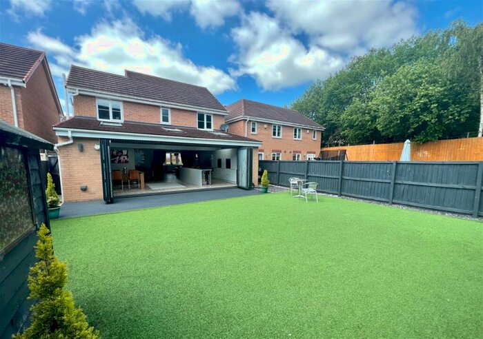 4 Bedroom Detached House For Sale In Heathercliff Way, Penistone, Sheffield, S36