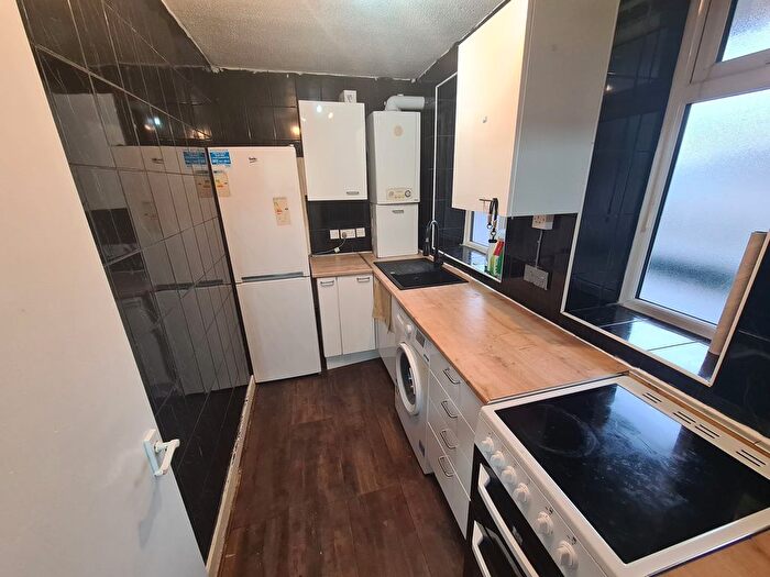 2 Bedroom Flat To Rent In Eccles New Road, Salford, M5