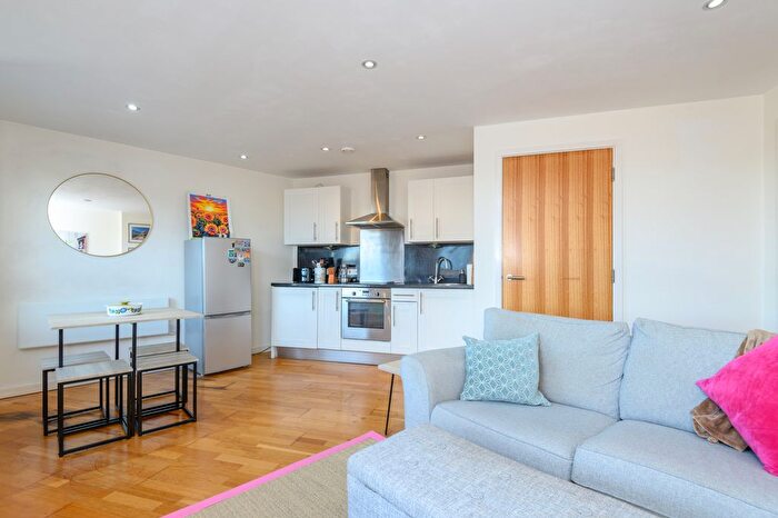 1 Bedroom Flat For Sale In Gateway West, East Street, LS9