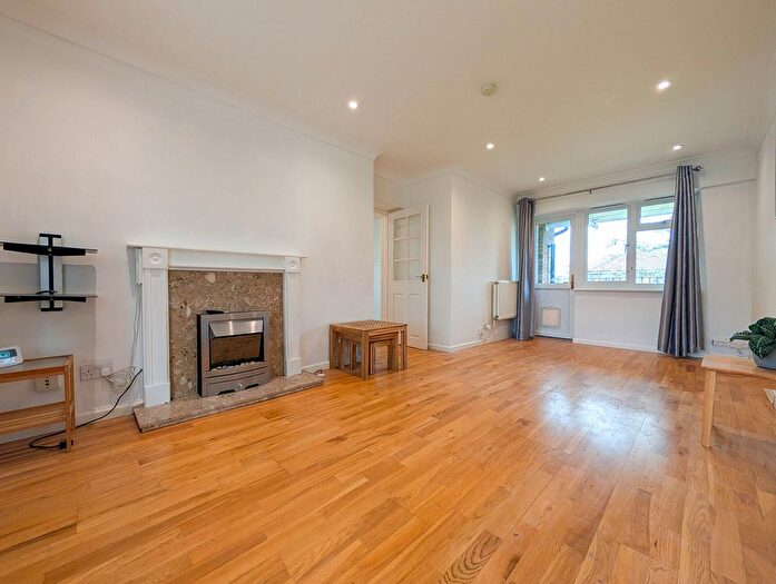 3 Bedroom Flat To Rent In Hurst Lane, Abbey Wood, SE2