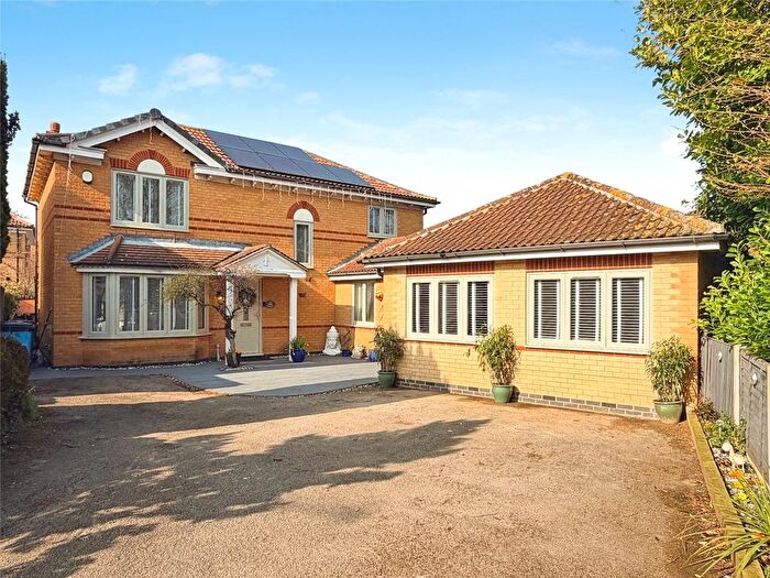 4 Bedroom Detached House For Sale In Kestrel Drive, Adwick-Le-Street, Doncaster, South Yorkshire, DN6