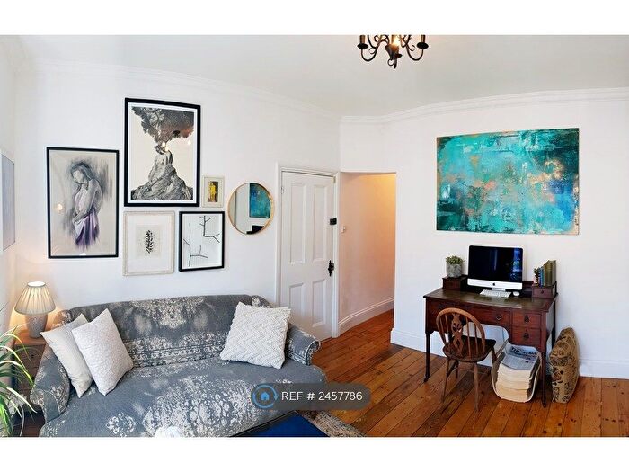 1 Bedroom Flat To Rent In Oxford Gardens, London, W4