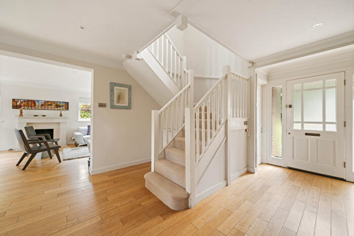 4 Bedroom Detached House To Rent In Brackenhill, Cobham, Surrey, KT11