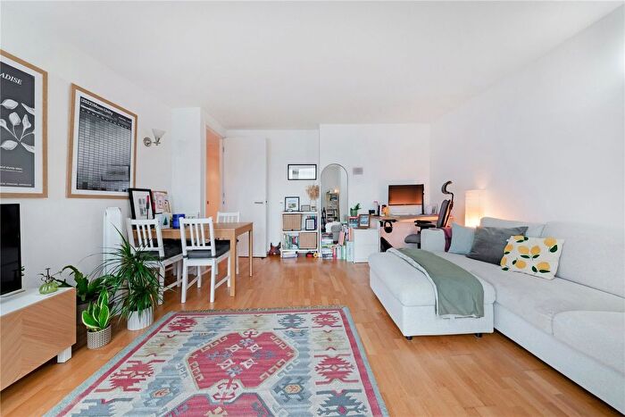 1 Bedroom Flat To Rent In Fairmont Avenue, London, E14