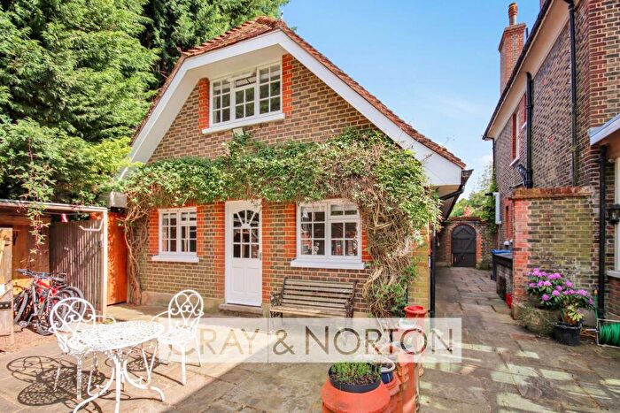 1 Bedroom Flat To Rent In Old Coulsdon, Old Coulsdon, CR5