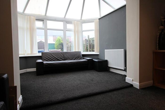 3 Bedroom Flat To Rent In Holystone Crescent, High Heaton, Newcastle Upon Tyne, NE7
