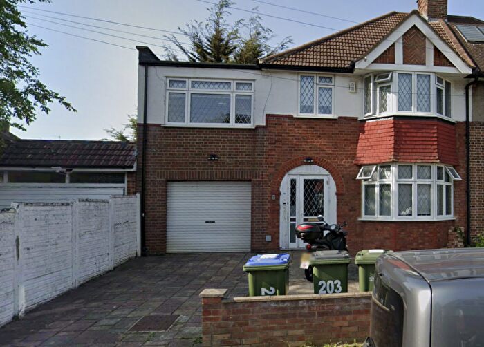 4 Bedroom Semi Detached House For Sale In Kidbrooke Park Road, London, SE3