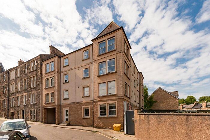 2 Bedroom Flat For Sale In / Ardmillan Place, Edinburgh, EH11