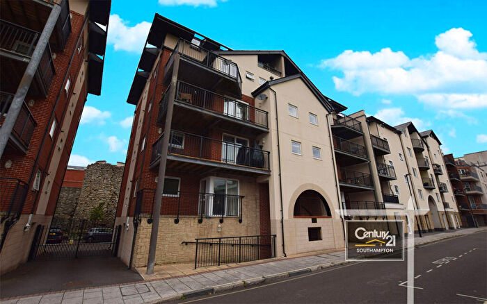 2 Bedroom Flat To Rent In |Ref: |, Century Court, Lower Canal Walk, Southampton, SO14
