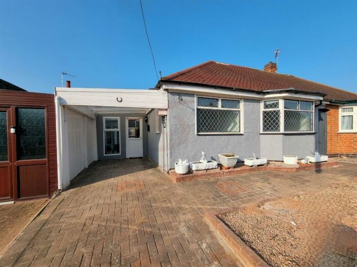 3 Bedroom Semi-Detached Bungalow To Rent In Verdale Avenue, Thurmaston, Leicester, LE4