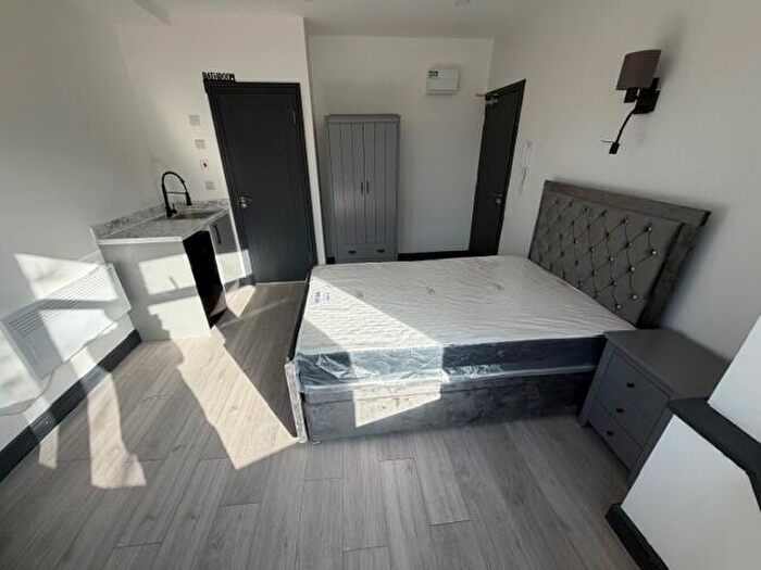 Studio To Rent In Glenhurst Road Southend On Sea, SS2