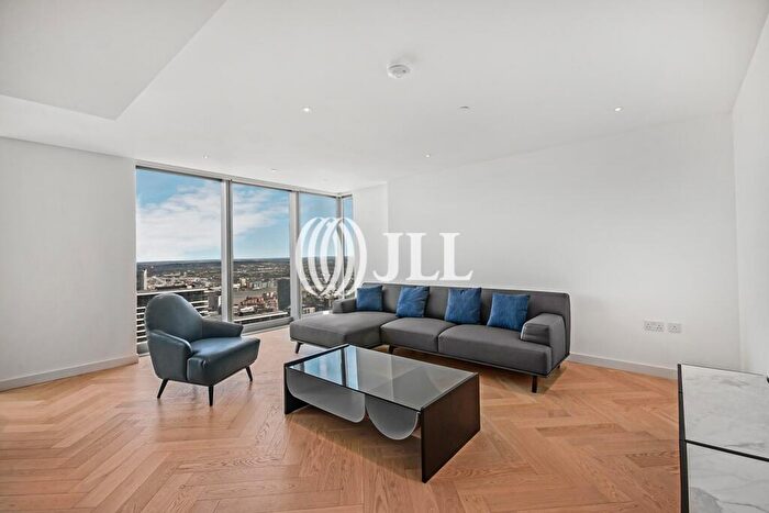 3 Bedroom Flat To Rent In Landmark Pinnacle, Marsh Wall, E14