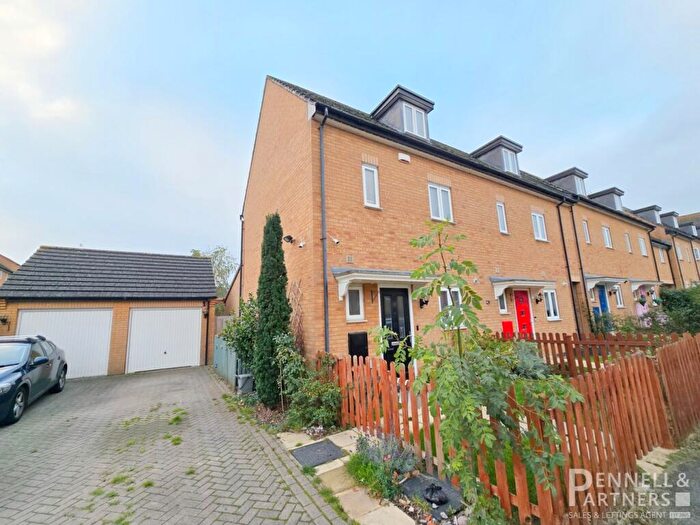 3 Bedroom End Of Terrace House For Sale In Beadle Way, Peterborough, PE4