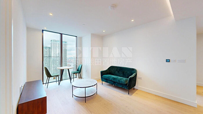 2 Bedroom Apartment To Rent In Harcourt Tower, Sqp, Canary Wharf, E14