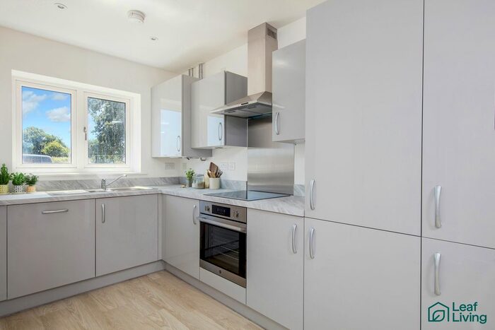 2 Bedroom Flat To Rent In Steeplechase Way, Arundel, BN18