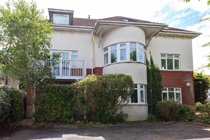 2 Bedroom Flat To Rent In Queens Park South Drive, Bournemouth, BH8