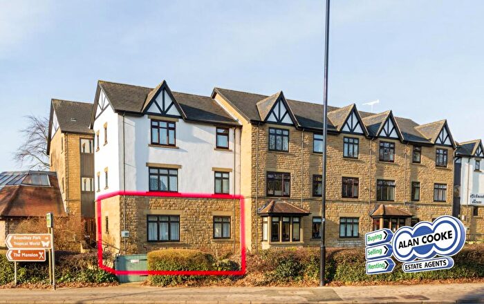 1 Bedroom Flat For Sale In Richmond House, Street Lane, Roundhay, LS8
