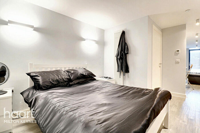 1 Bedroom Apartment For Sale In Upper Third Street, Milton Keynes, MK9