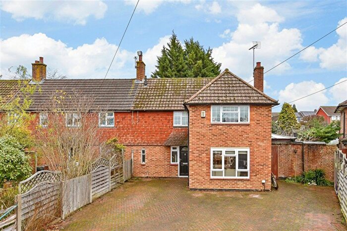 3 Bedroom End Terrace House For Sale In Middlemead Road, Great Bookham, Surrey, KT23