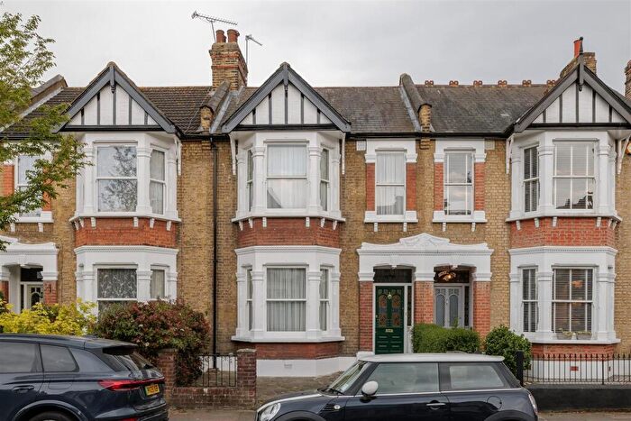 4 Bedroom House For Sale In Dover Road, Aldersbrook, E12