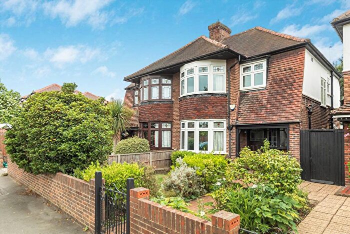 4 Bedroom Semi-Detached House To Rent In Spencer Road, Isleworth, TW7