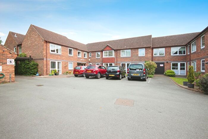 2 Bedroom Flat For Sale In Rose Court (Balsall Common), Balsall Common, CV7