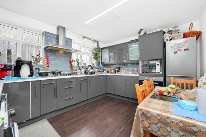 3 Bedroom Terraced House For Sale In Cleves Road, London, E6