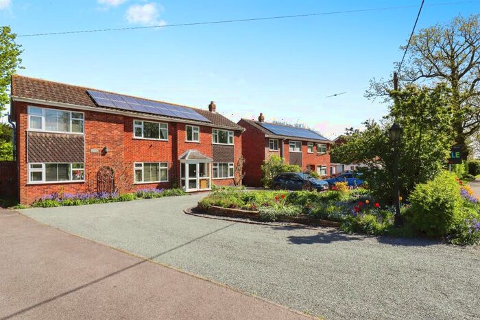 5 Bedroom Detached House For Sale In The Street, Ashwellthorpe, Norwich, NR16