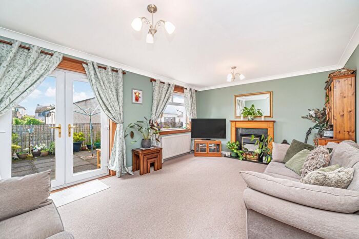 3 Bedroom End Of Terrace House For Sale In Garden Place, Townhill, KY12