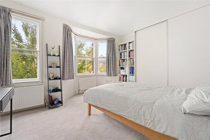 2 Bedroom Flat For Sale In Borwick Avenue, Walthamstow, London, E17
