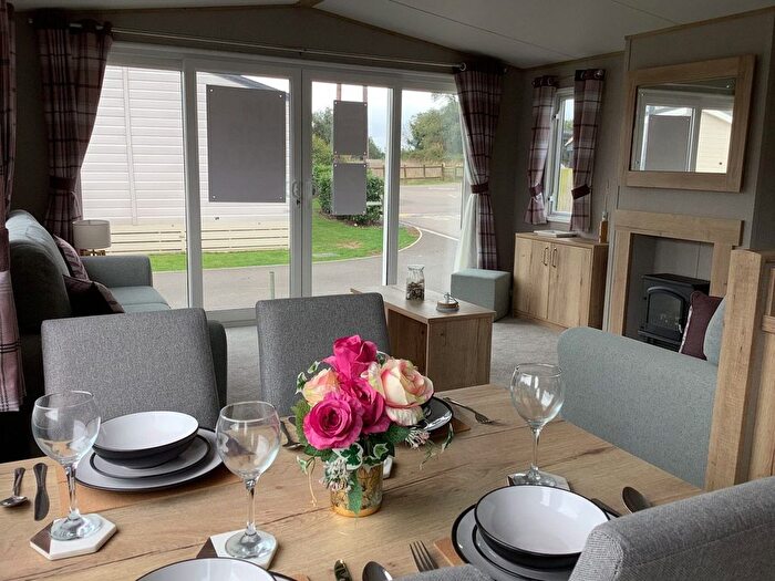 2 Bedroom Lodge For Sale In Dymchurch Road, New Romney, TN28
