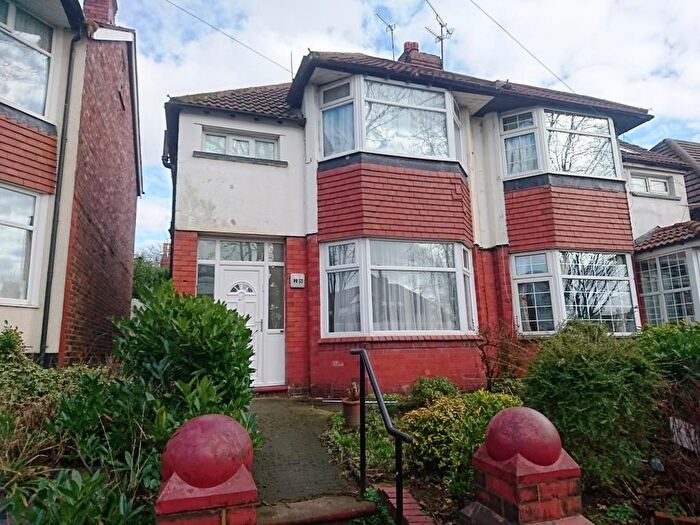 3 Bedroom Semi Detached House To Rent In Salisbury Drive, Prestwich, M25