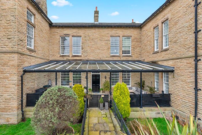 4 Bedroom Terraced House For Sale In Aysgarth Court, Menston, LS29