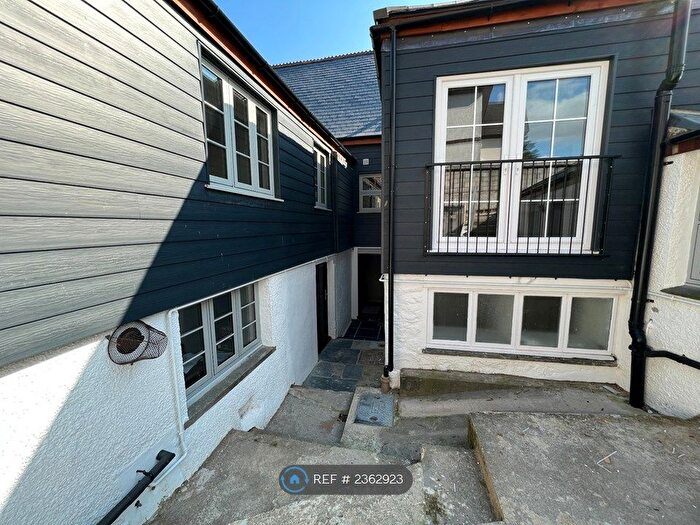 2 Bedroom Terraced House To Rent In High Cross Street, St.Austell, PL25