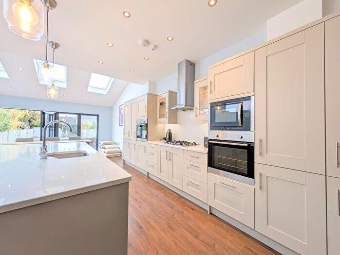 4 Bedroom Semi-Detached House To Rent In Golf Open - Cavendish Road, Birkdale - Sleeps, PR8