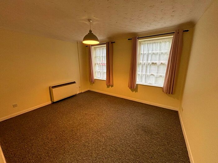 2 Bedroom Property To Rent In Ronceval, Torquay, TQ1