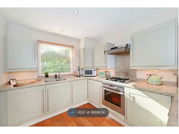 2 Bedroom Terraced House To Rent In Shirland Mews, London, W9