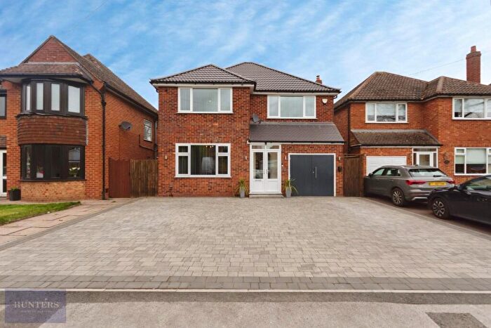 4 Bedroom Detached House For Sale In Woodlands Lane, Shirley, Solihull, B90