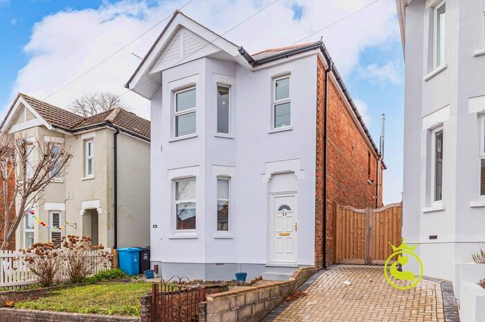 2 Bedroom Flat To Rent In Cranbrook Road, Poole BH12