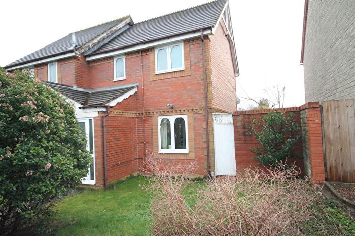 3 Bedroom Semi-Detached House To Rent In Sunningdale Drive, Warmley, Bristol, BS30
