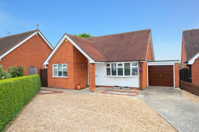 2 Bedroom Detached Bungalow For Sale In The Orchards, Epping, CM16