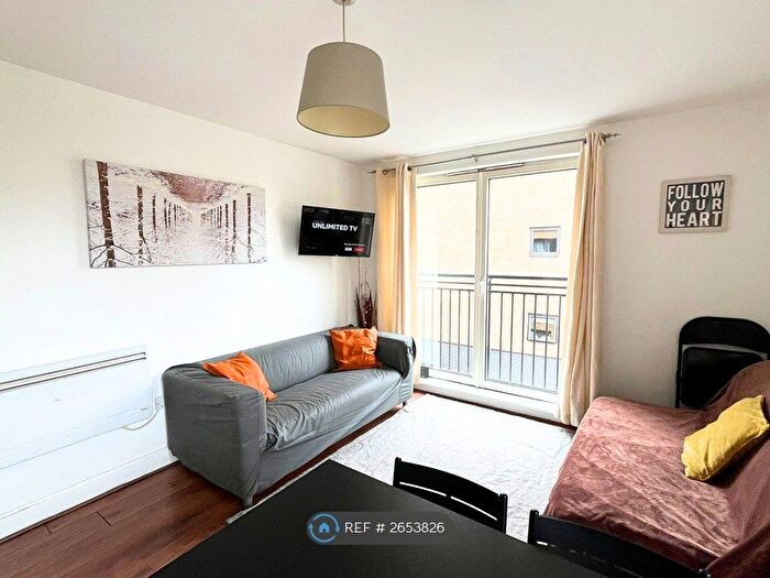 2 Bedroom Flat To Rent In Bailey House, London, E3