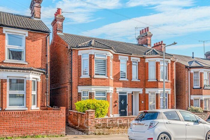 3 Bedroom Semi Detached House For Sale In Sherrington Road, Ipswich, IP1