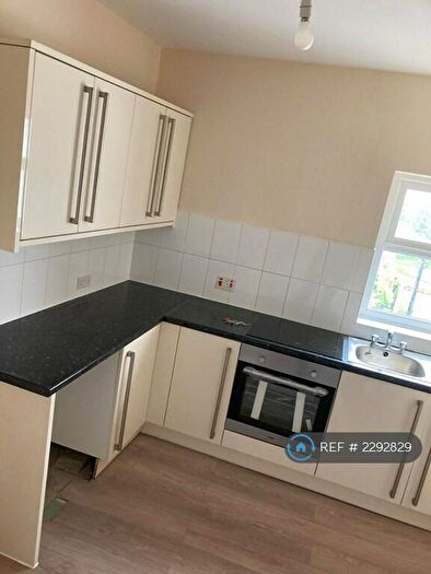 1 Bedroom Flat To Rent In Cambridge Road, Aldershot, GU11